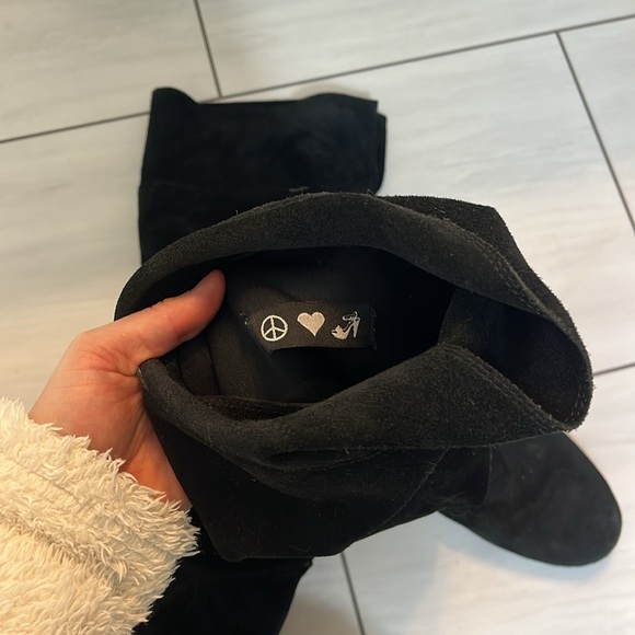 Black knee high suede boots - Picture 3 of 4